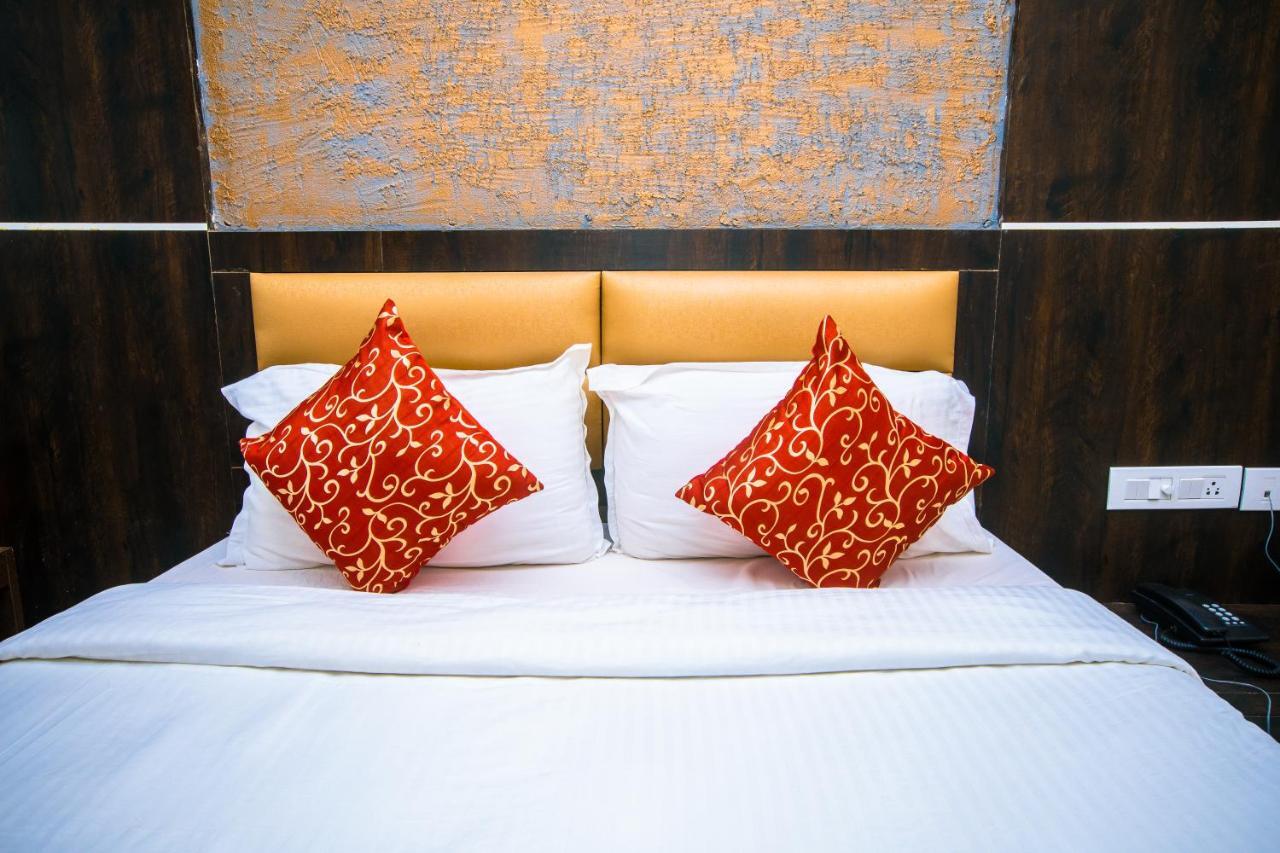Grand Oliver Chennai Esterno foto