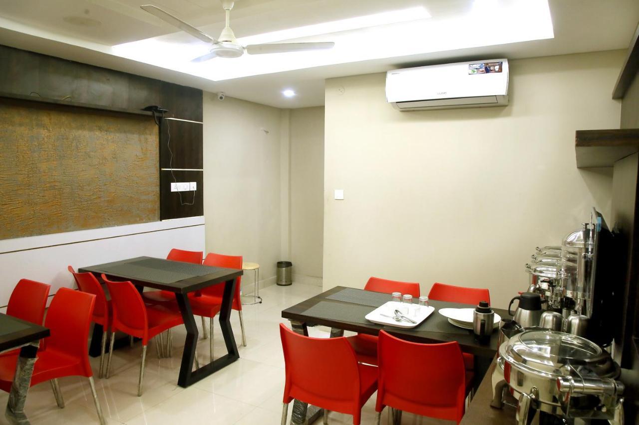 Grand Oliver Chennai Esterno foto