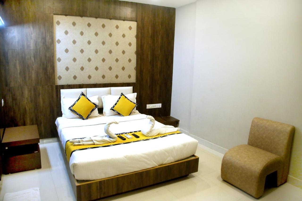 Grand Oliver Chennai Esterno foto